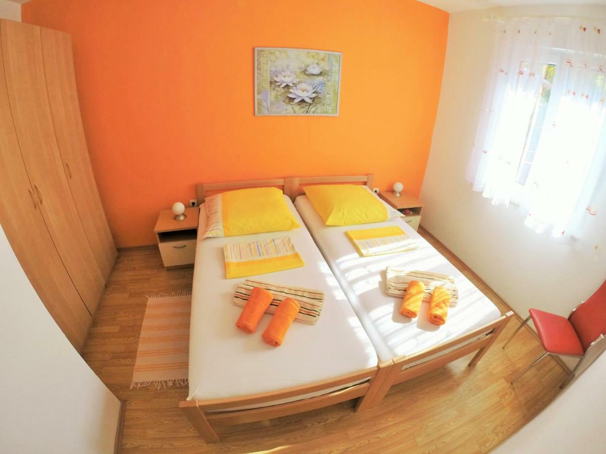 Apartments Mandaric Трогир Экстерьер фото